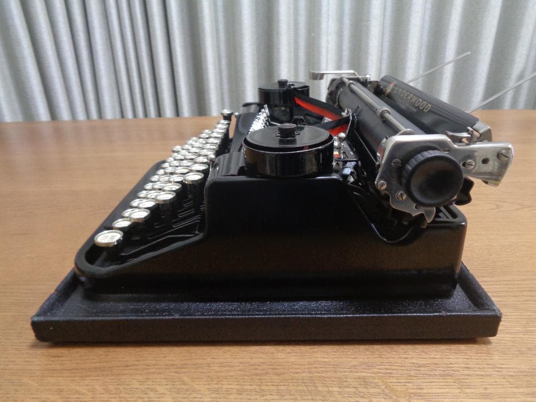 実働品　UNDERWOOD FOUR BANK アンダーウッドタイプライター