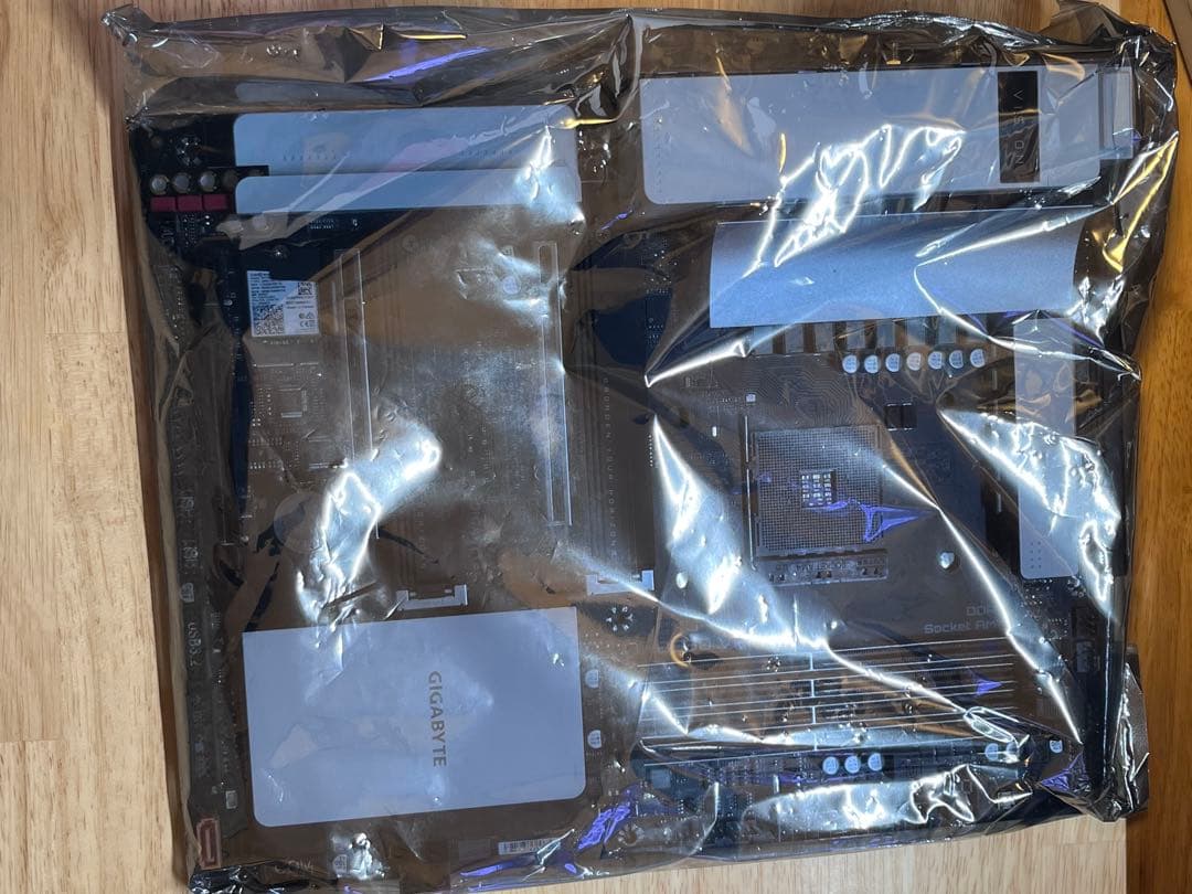gigabyte vision d-p B550 白　ジャンク