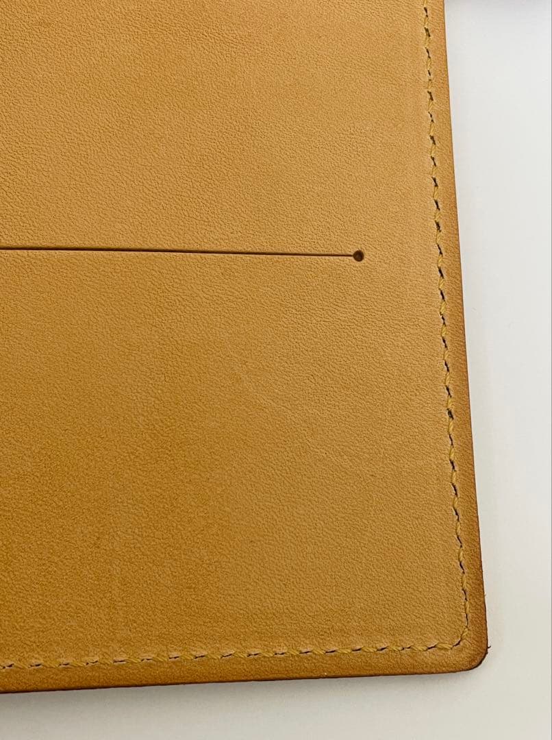 【未使用品】本革 LALUCEラルーチェ手帳カバー