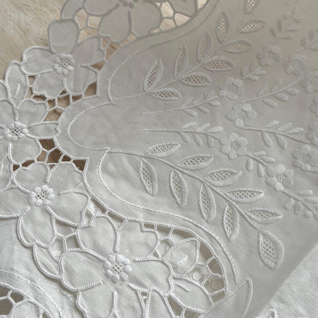 手刺繍リネンテーブルクロス ホワイトワーク カットワーク ドロンワーク