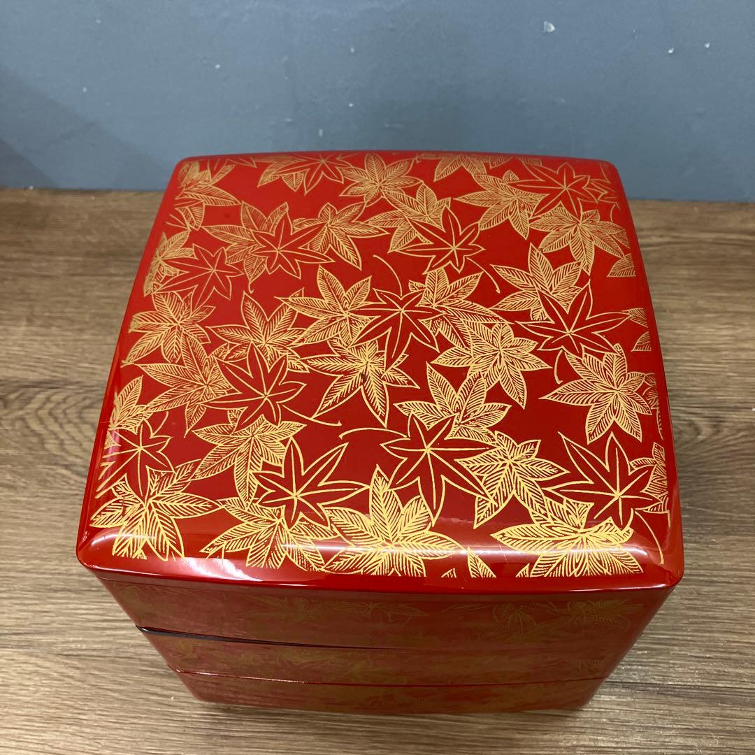 E-1 重箱 三段重 朱塗り 金彩もみじ 弁当箱 お正月 運動会 漆器 キッチン