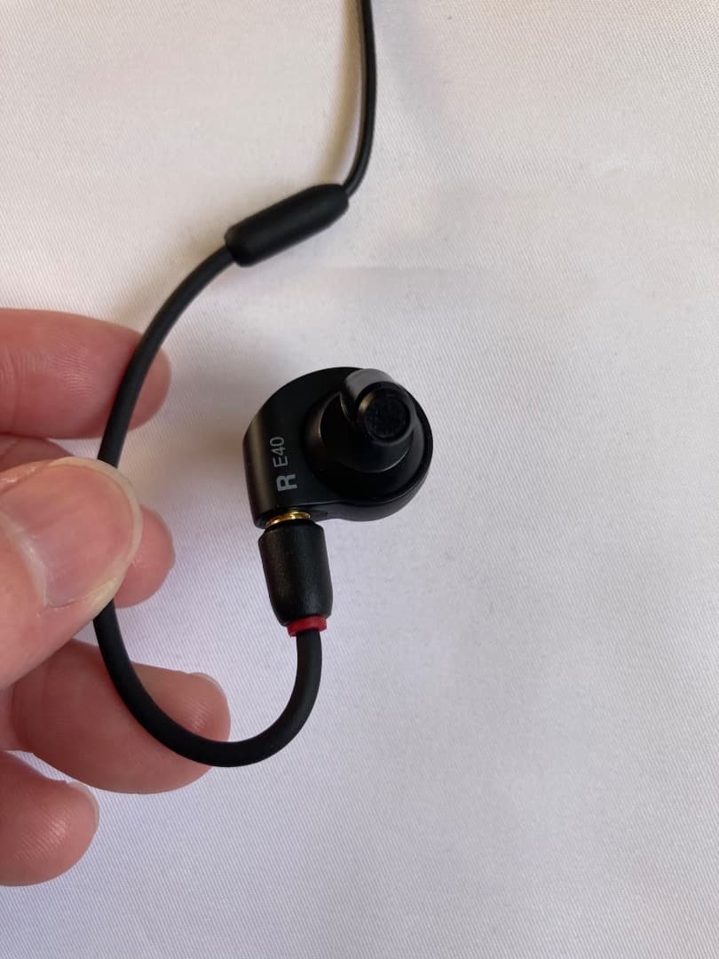 【美品】audio-technica ATH-E40 有線モニターイヤホン