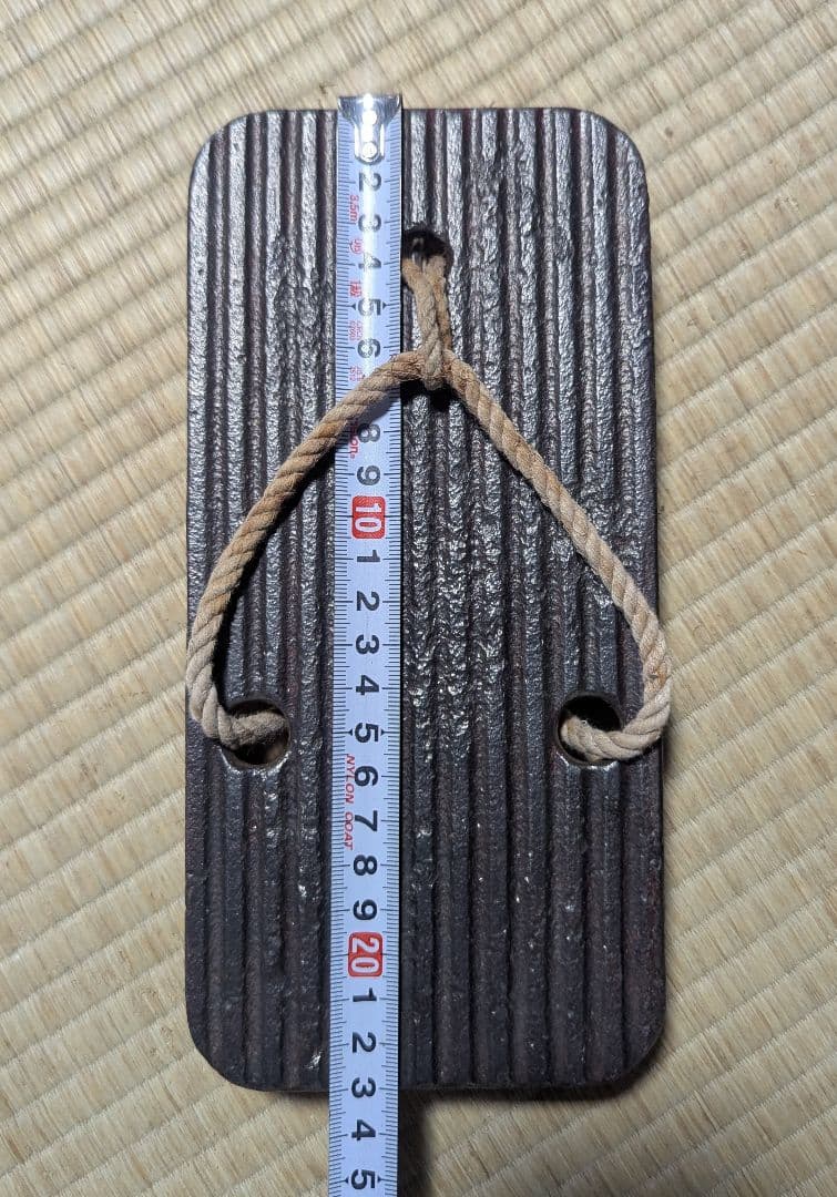 希少【日表】刻印 鉄下駄 2kg サビ除去・清掃済 美品 昭和レトロ 鉄鋳物