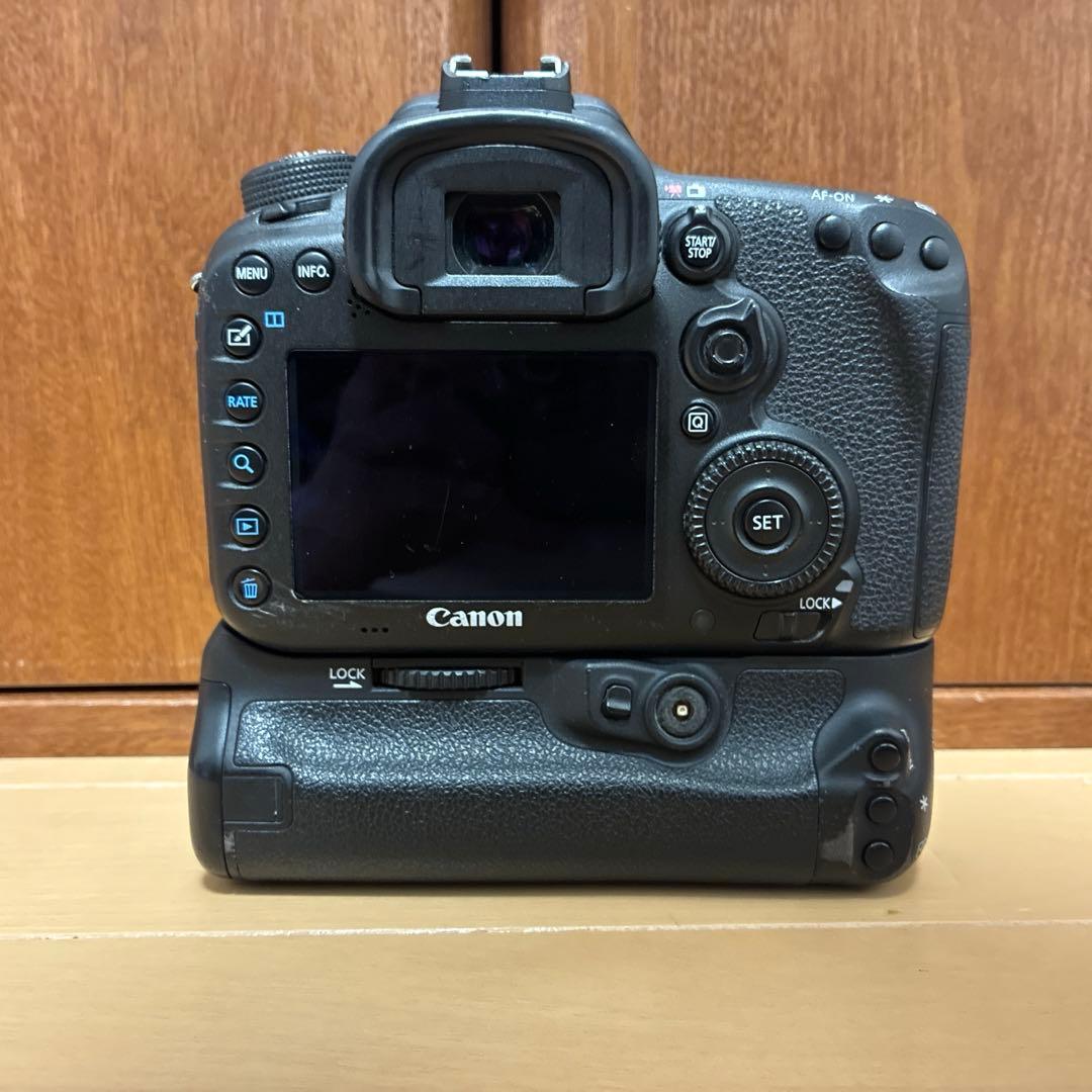 Canon EOS 7D Mark II バッテリーグリップ付き