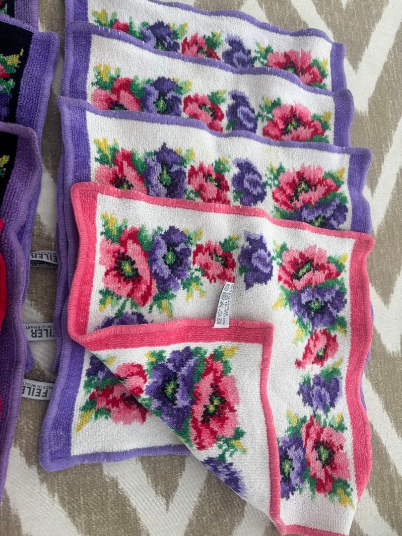 EILERT 花柄刺繍タオルハンカチ　8枚セット