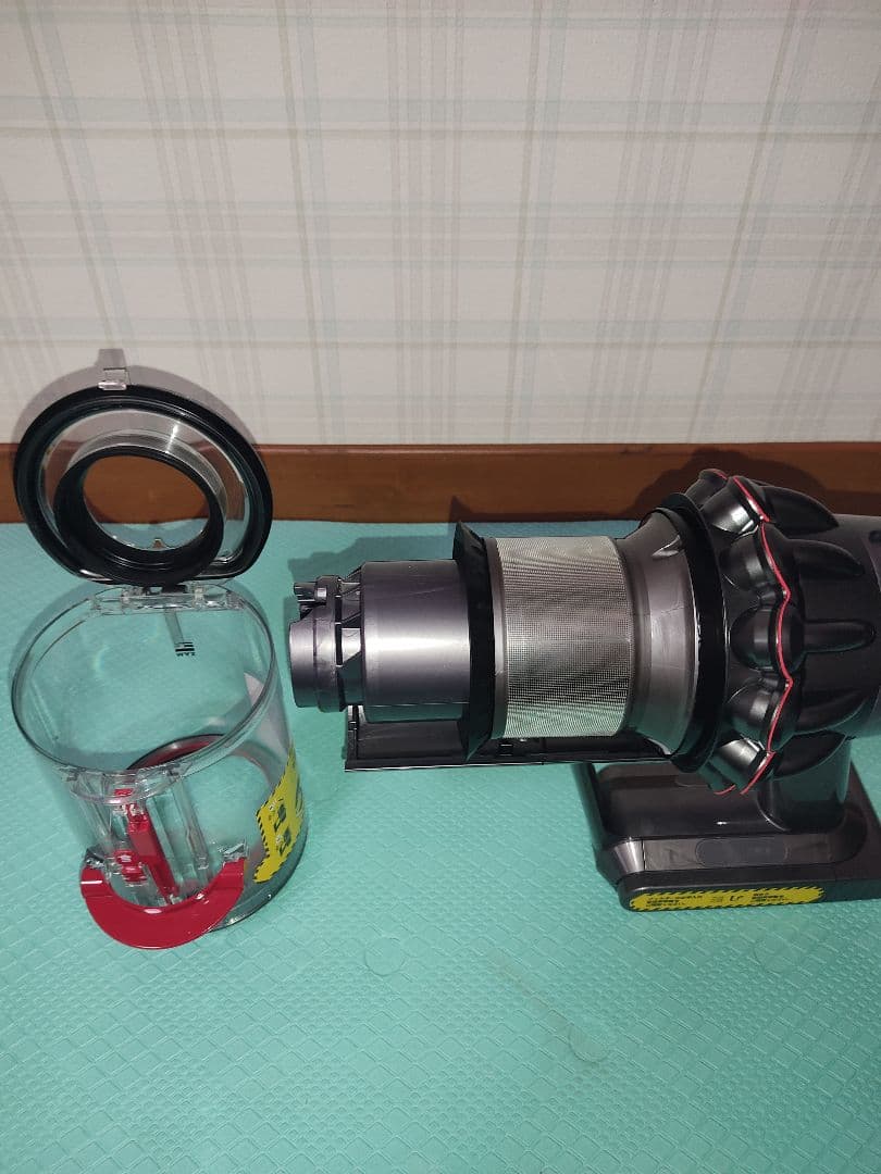 ダイソンコードレス掃除機V10-SV12本体+純正バッテリー付き