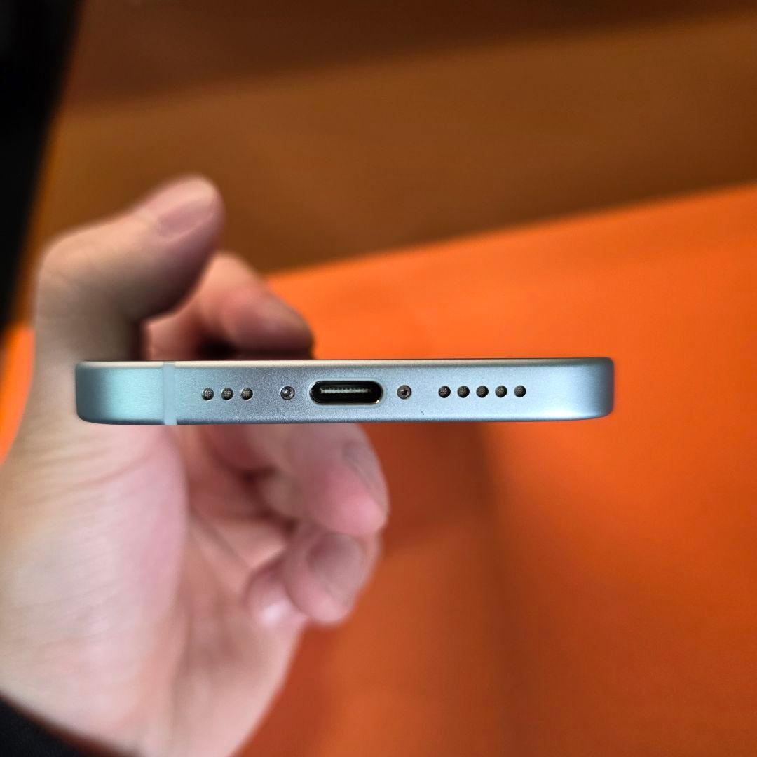 Apple iPhone 15　ブルー