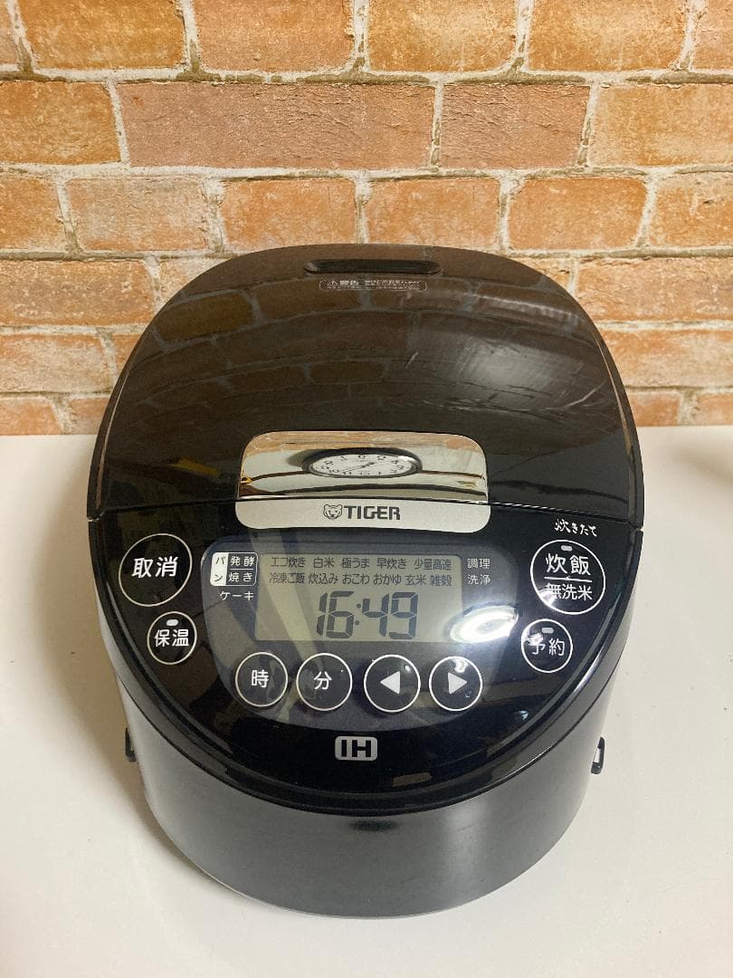 ★美品★ 2022年製 タイガー JPW-H100 IH炊飯器 5.5合炊き