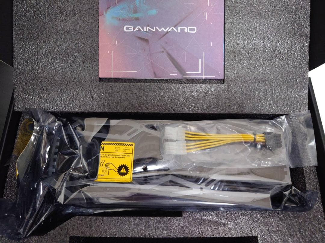 グラフィックボード・グラボ・ビデオカード Gainward GeForce RTX 3070 Ti Phoenix