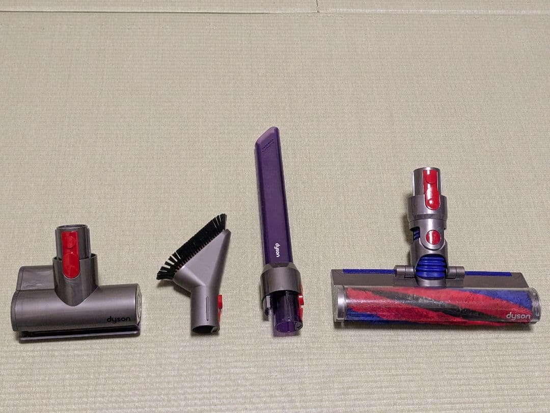 【スタンド付】Dyson V8 Slim Fluffy