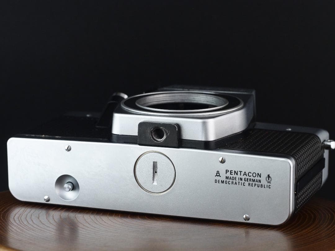 PENTACON PRAKTICA SUPER TL1000 ボディ