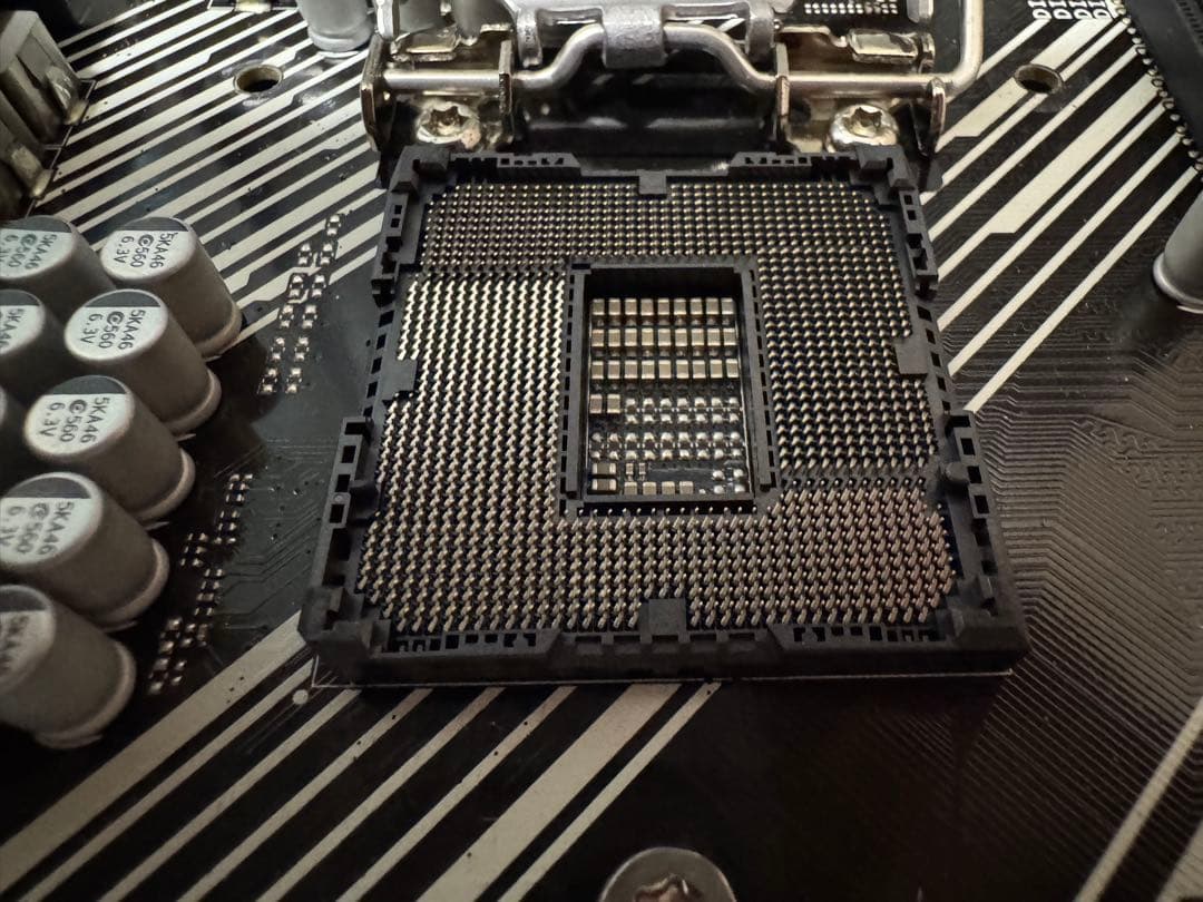 ASUS PRIME Z490-P マザーボード I/Oパネル NVMeネジ付き