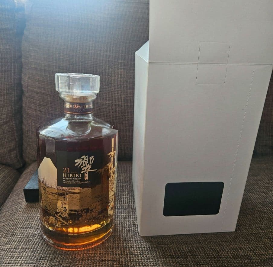 サントリー ウイスキー 響21年意匠ボトル 花鳥風月 43% 700ml 未開封