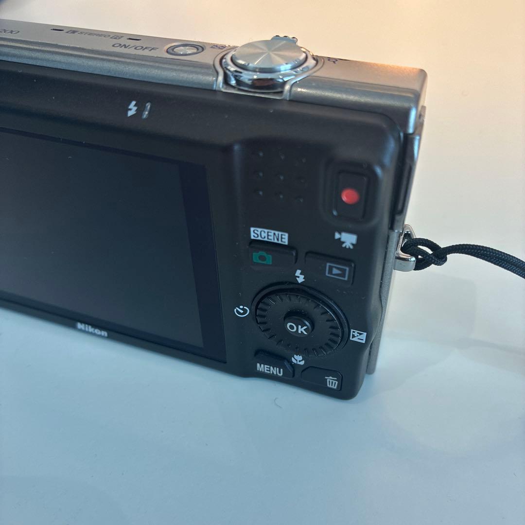 Nikon COOLPIX S6200 シルバー