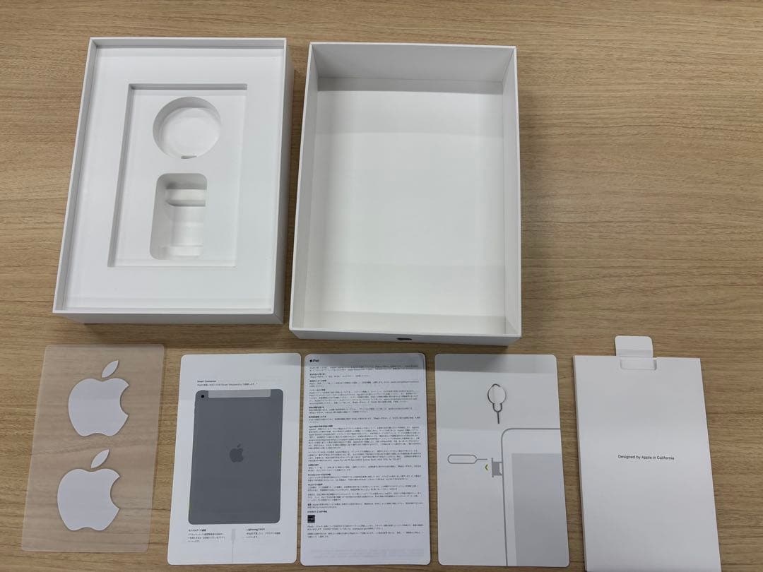 i pad 第8世代　wifi ＋ cellular SIMフリー　128GB