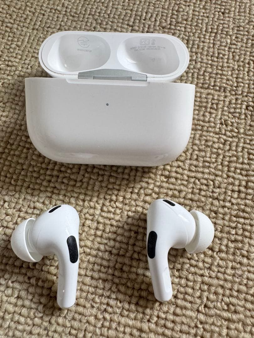 おまけ多数　Apple AirPods Pro (2世代)本体 充電ケース付き