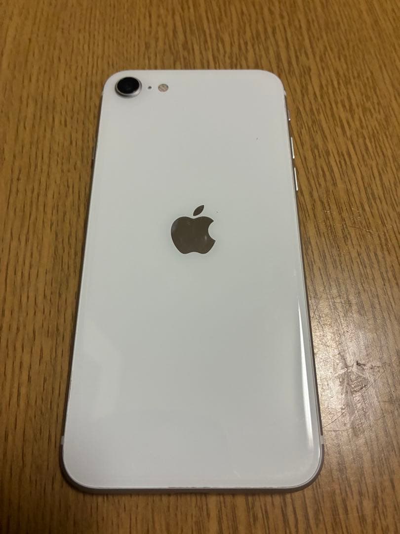iPhone ブラック 本体　se 第二世代　64G アイフォン　スマホ本体