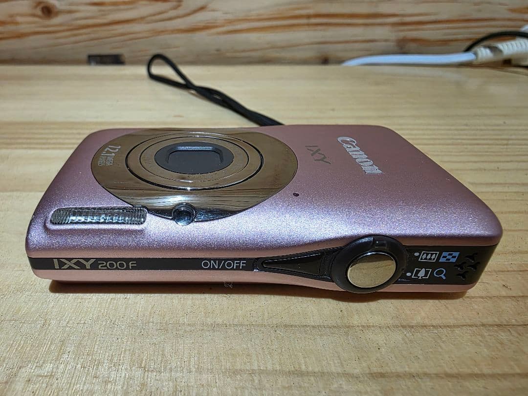 【美品】Canon IXY 200F デジカメ ピンク カメラ