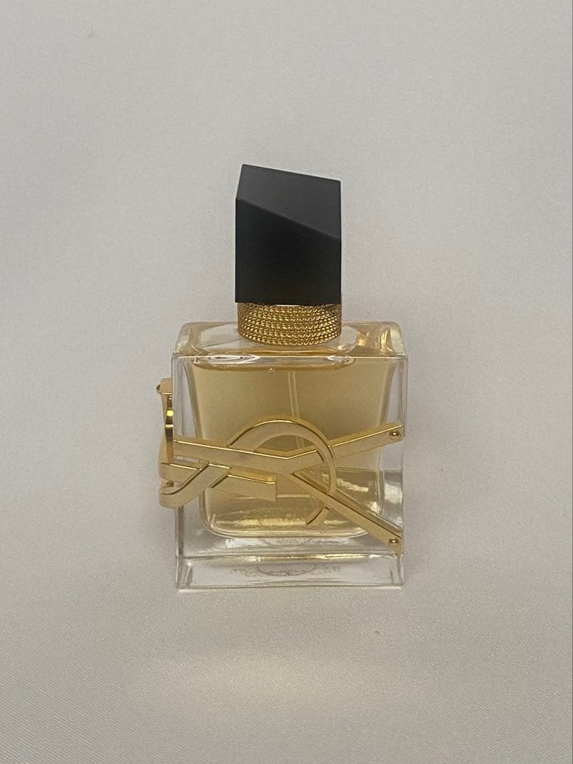 イヴサンローラン リブレ オードパルファム 香水　30ml