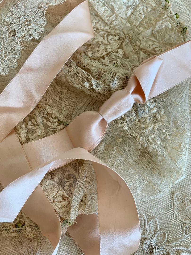 フランスアンティークチュールレースとシルクのボネ3点set※ロココリボン装飾