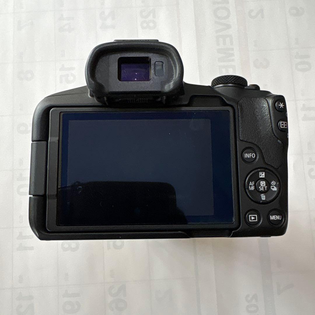 キャノン　EOS R50 ミラーレスカメラ&レンズ1本