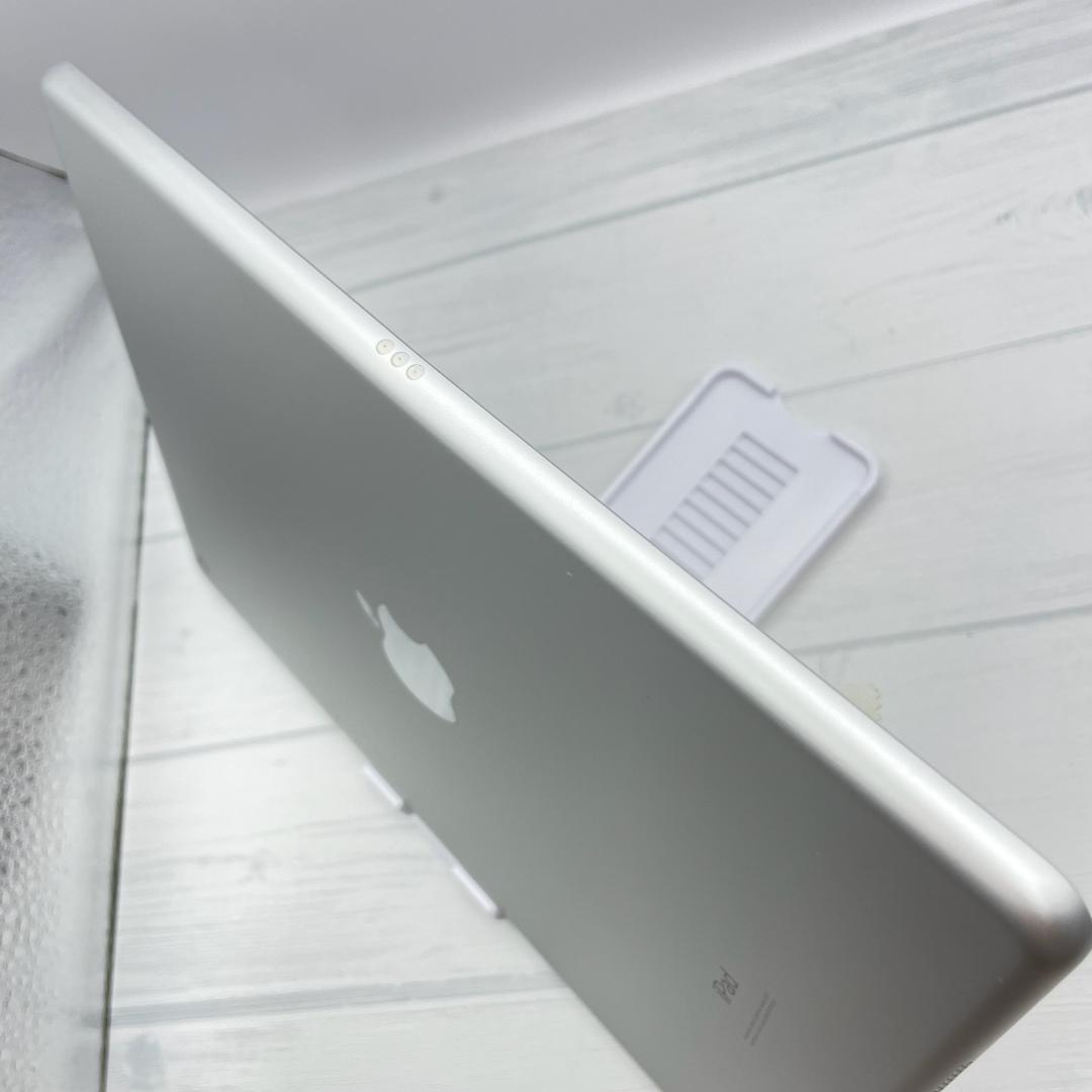 【お値打ちセット】BT97％ iPad 第7世代 キーボードケース＋ペンシル