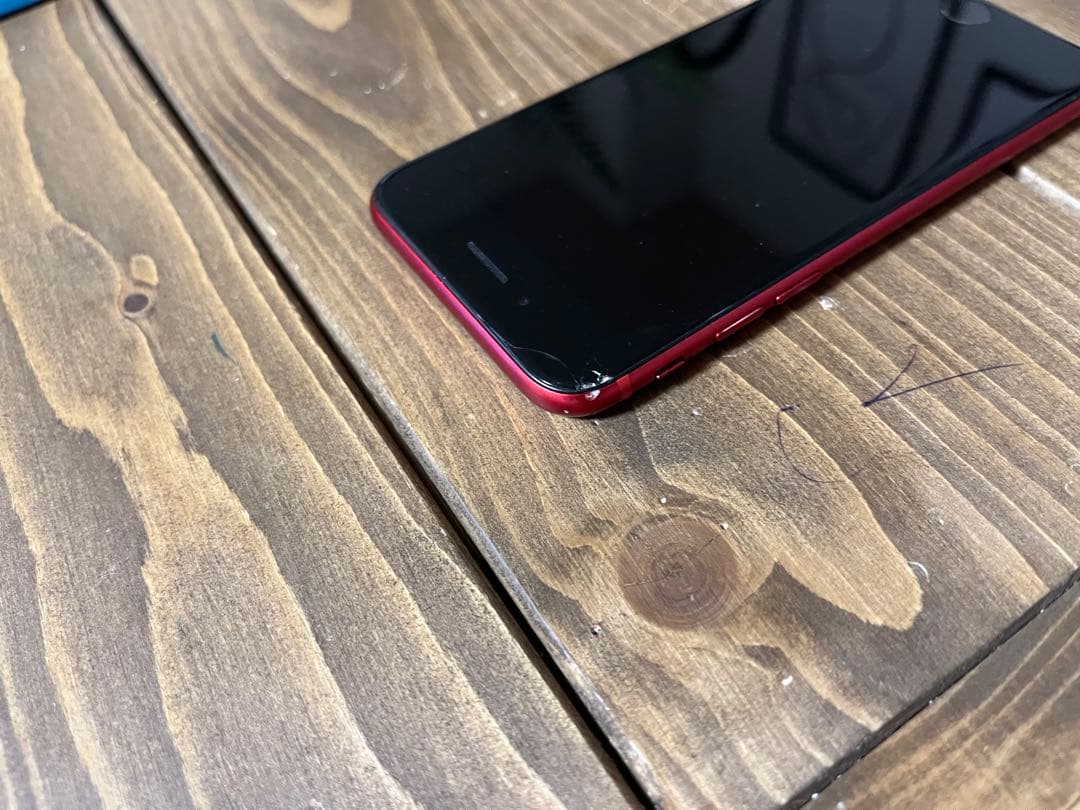 SIMフリーiPhoneSE第2世代64GB レッド バッテリー81% 画面ヒビ
