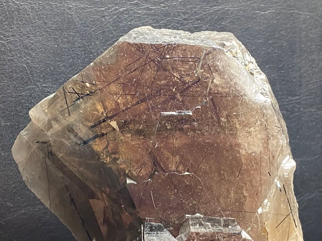 ザギ水晶　ザギマウンテンクォーツ 1914g