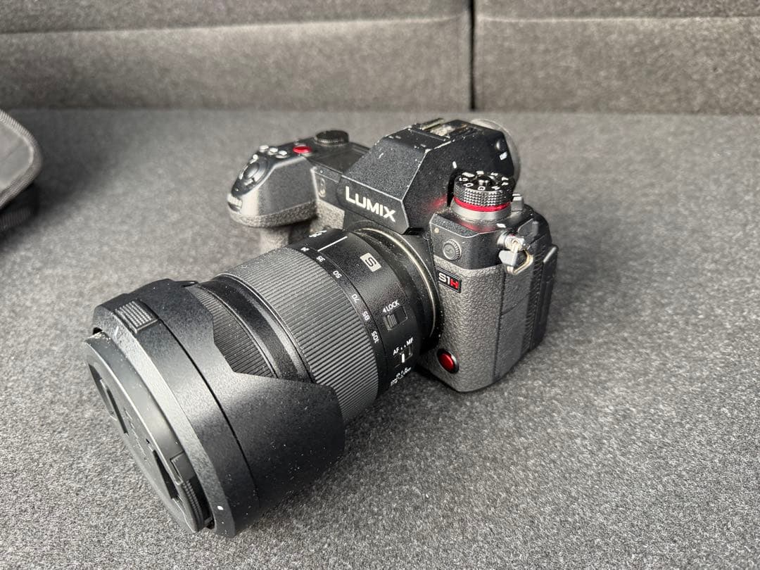 LUMIX GH5 一眼レフカメラ 標準ズームレンズ付き