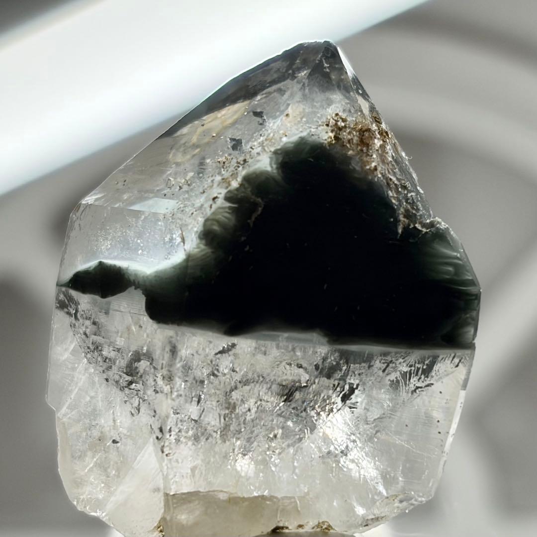 ショールインクォーツ　水晶　電気石　鉱物標本　原石　天然石　ストーン　トルマリン