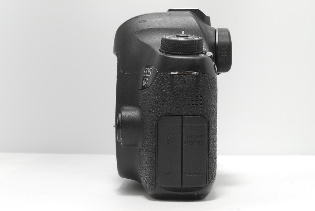 【Wi-Fi搭載　フルサイズモデル】Canon 6D　スマホ転送　高速AF・連写