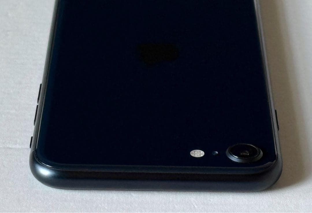 未使用に近い　バッテリー最大容量100%　iPhone SE 3 64GB