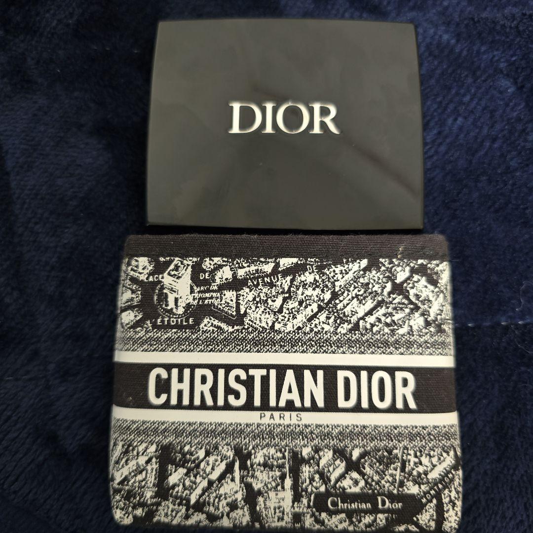 Diorショウ　サンク　クルール９８３番 アイシャドウパレット 限定入れ物付き