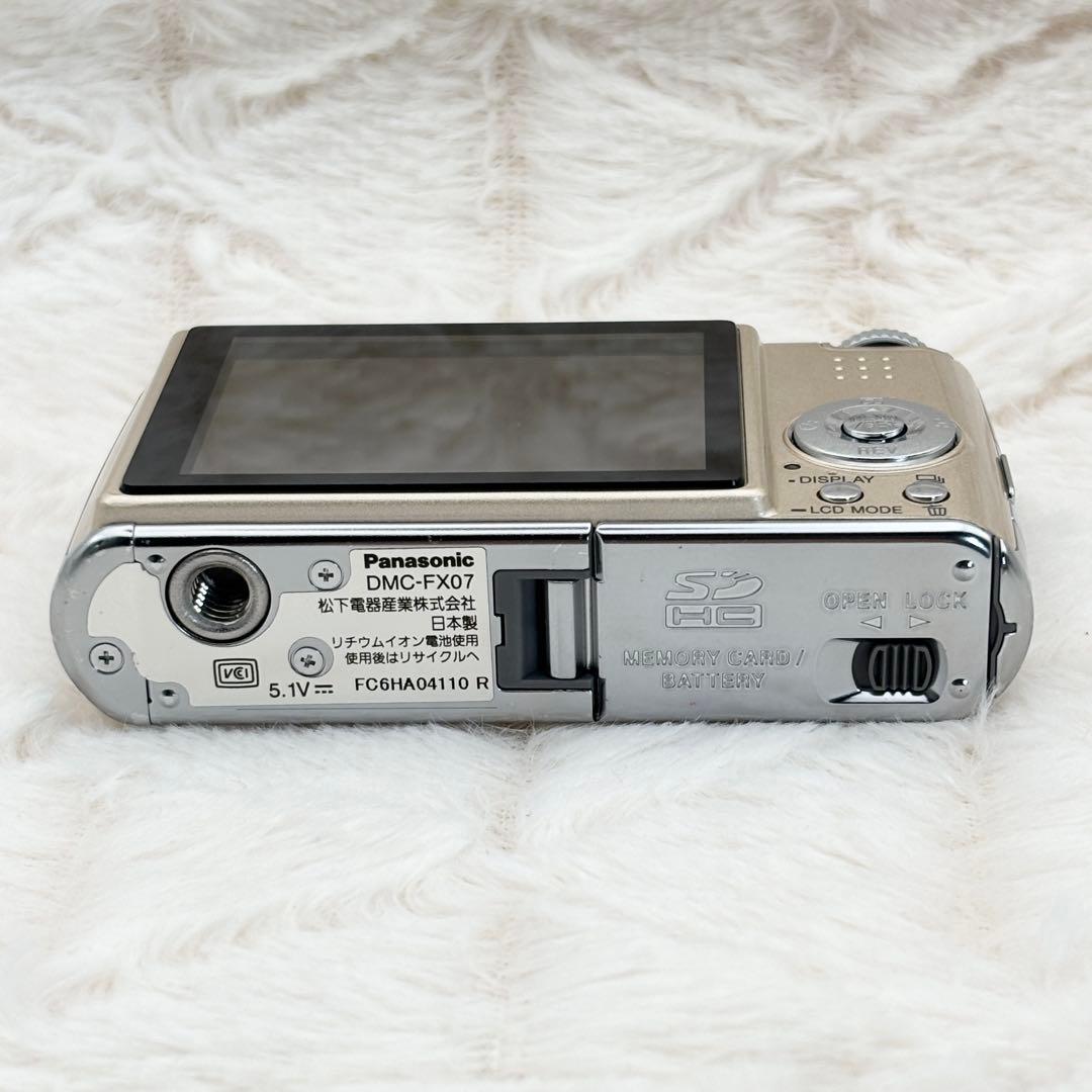 美品・動作良好✨ Panasonic LUMIX DMC-FX07 ゴールド