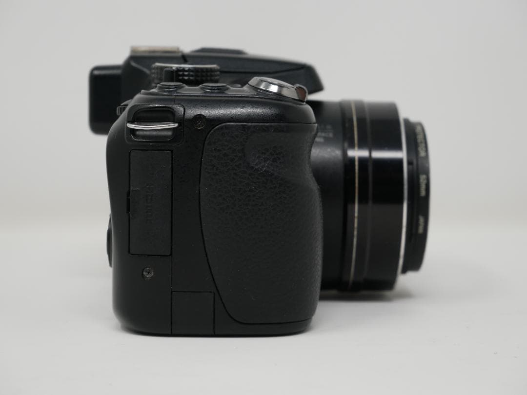 Panasonic FZ200 デジタルカメラ 本体