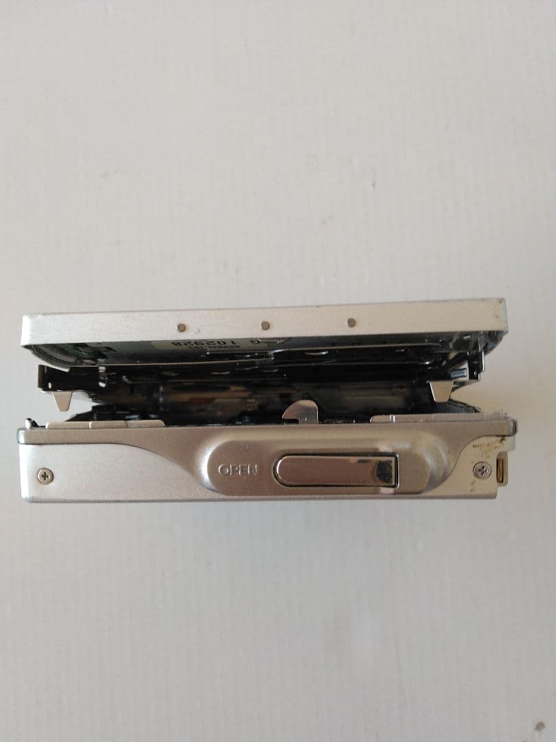 ◆◇ソニー SONY MDウォークマンMZ-R909 動作品◆◇