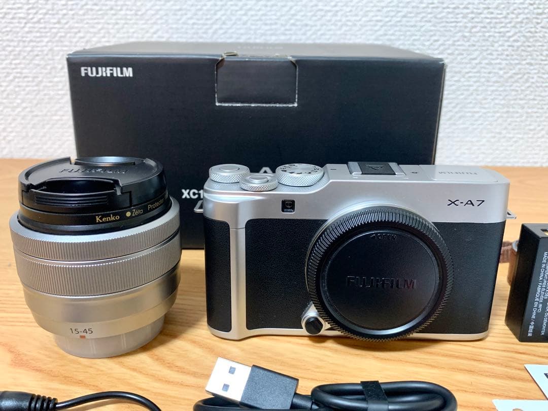 富士フイルム FUJIFILM X-A7レンズキット ミラーレス一眼 箱あり