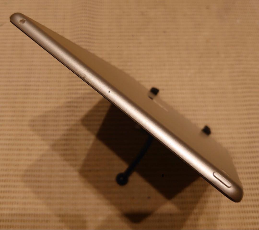 完動品液晶無傷iPad第9世代(A2602)本体64GBシルバー送料込WGCT6