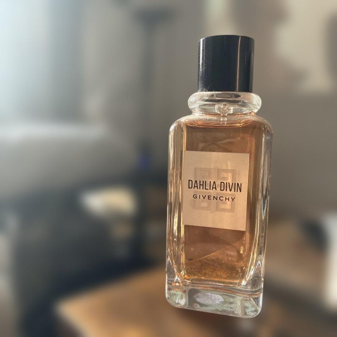 GIVENCHY DAHLIA DIVIN（ダリアディヴァン）