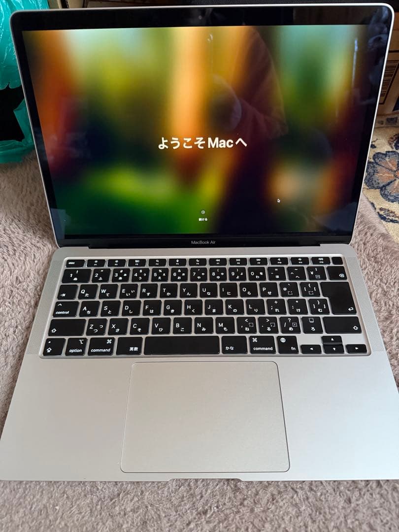 Apple MacBook Air シルバー 本体 充電ケーブル付き