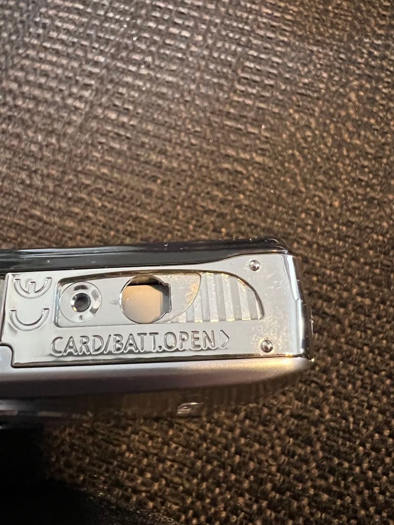 Canon IXY DIGITAL 80 動作確認済み ※バッテリー蓋破損あり