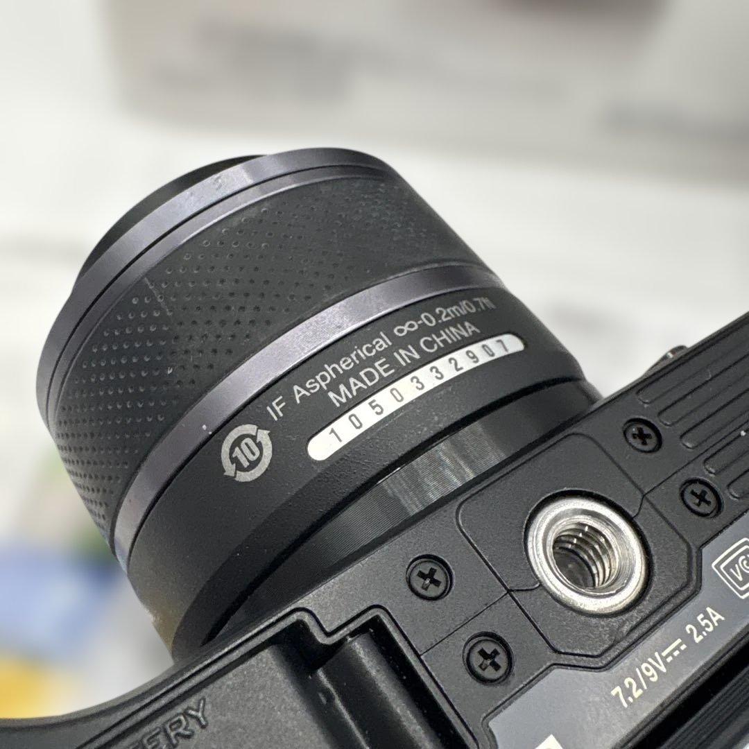 美品　Nikon 1 J5 ズームレンズキット