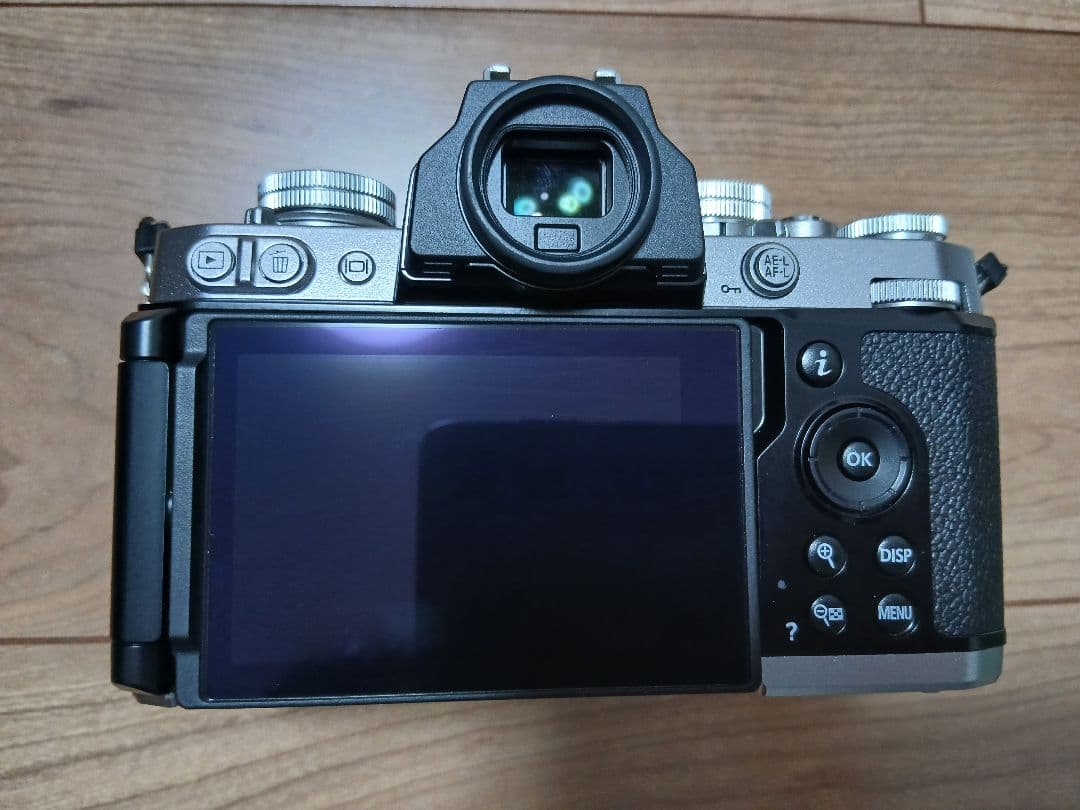 Nikon Z fc ミラーレスカメラ