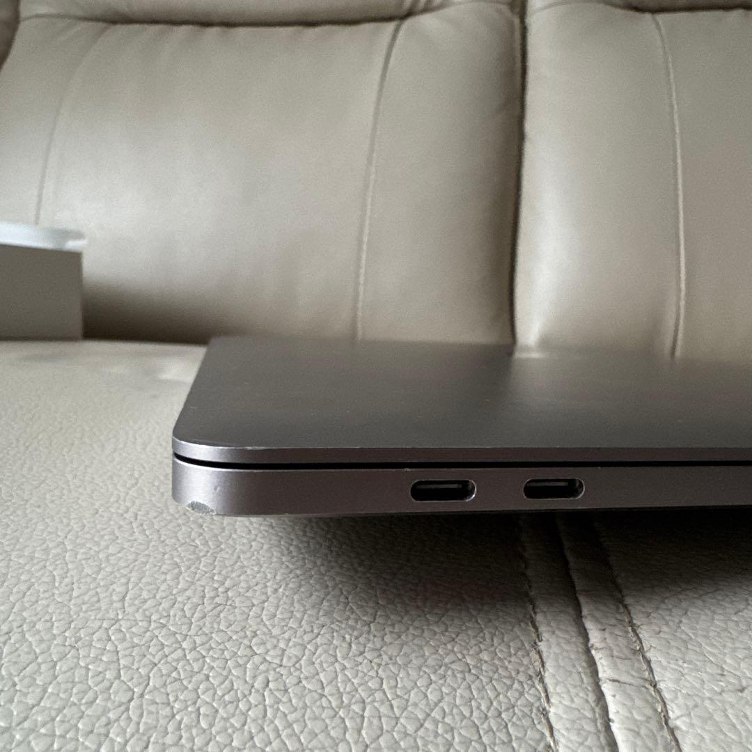 Macbook Pro 15.4”,i9,16GB,512GB,Radeon