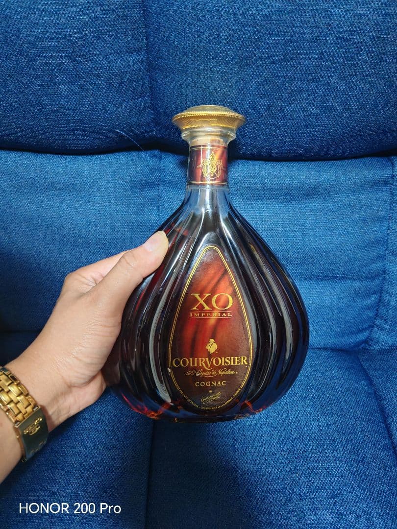 Courvoisier XO コニャック 700ml 40%