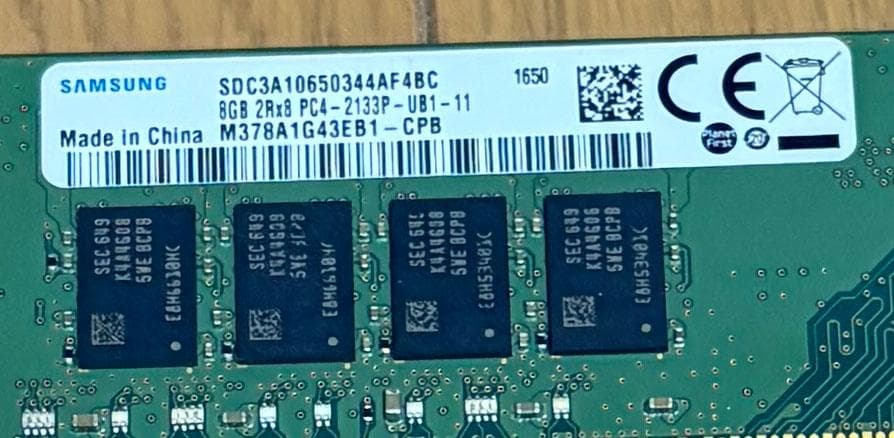 DDR4-SDRAM 8GBx2枚（合計16GB) SAMSUNG