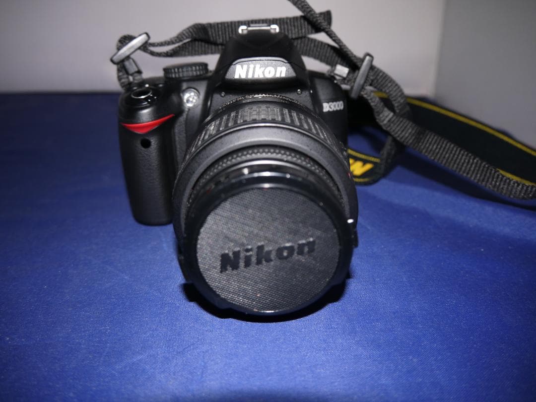 Nikon D3000 デジタル一眼レフ カメラ 18-55ｍｍレンズキット