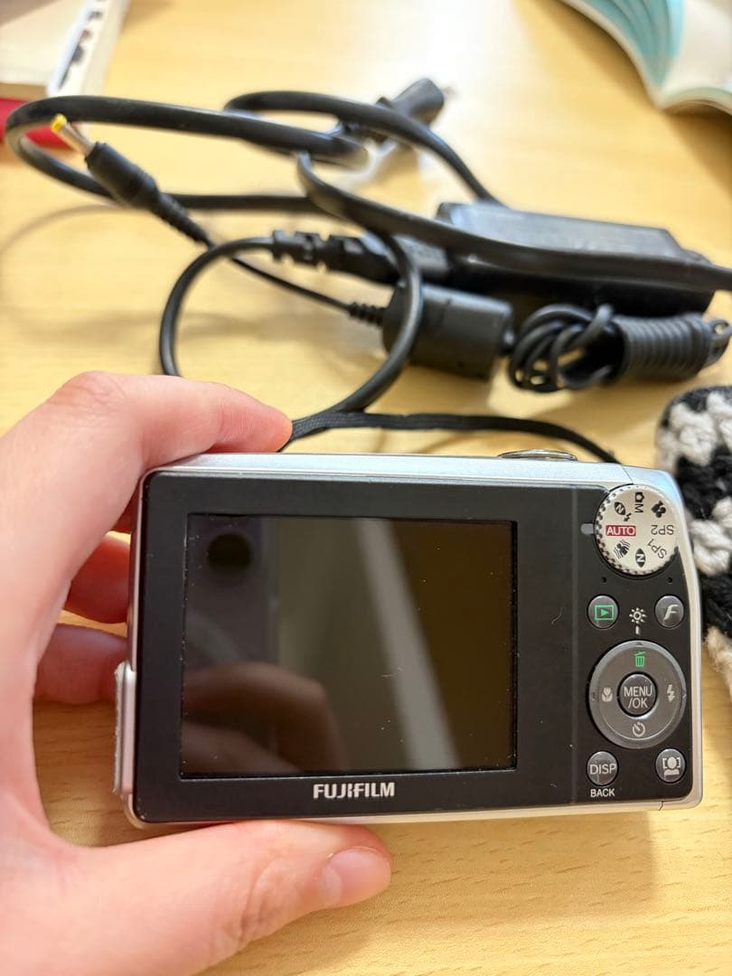 Fujifilm FinePix F40 コンパクトデジタルカメラ