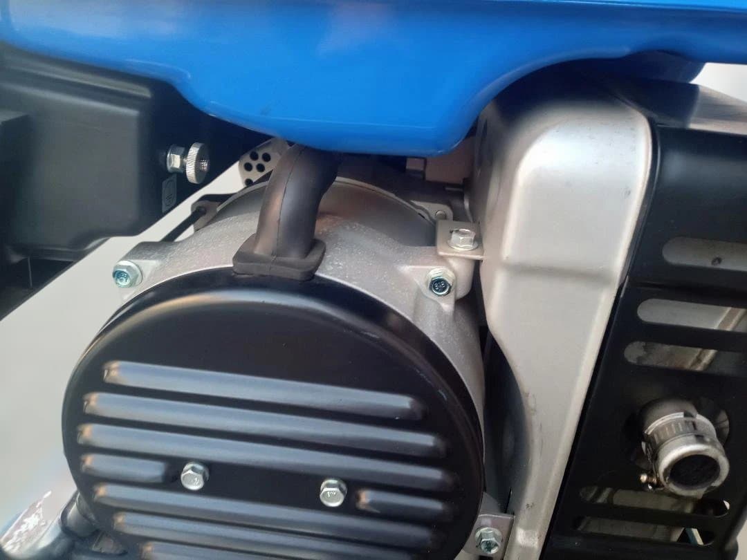 美品　YAMAHA　ヤマハ　エンジン発電機　EF23H