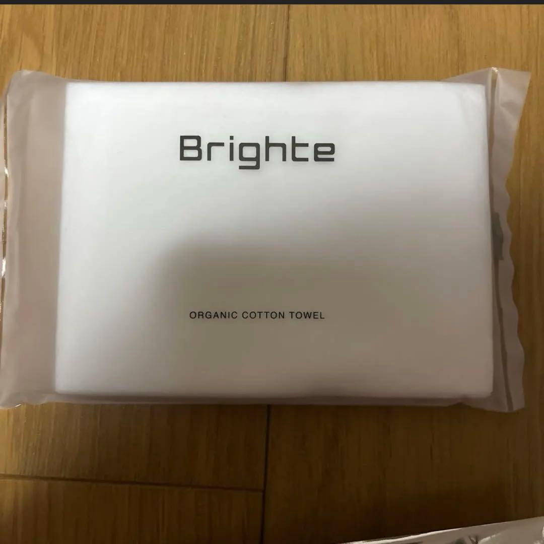 Brighte エレキリフト　美顔器 ピンク フェイスタオル ヘアスカルプブラシ
